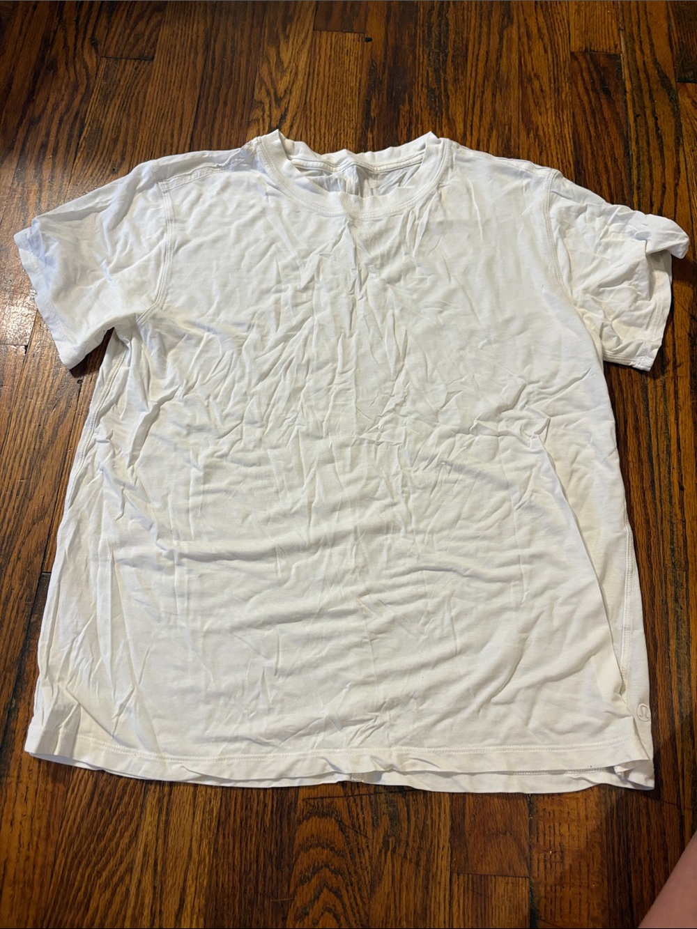 🎉EUC! Lululemon Athletica Off  White Short Sleeve Crew Tee